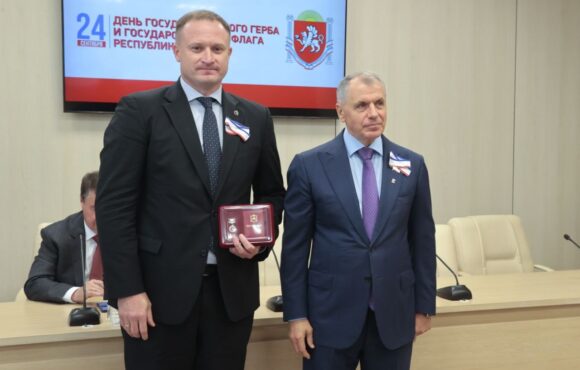 Валерий Захарьин удостоен звания «Заслуженный юрист Республики Крым»